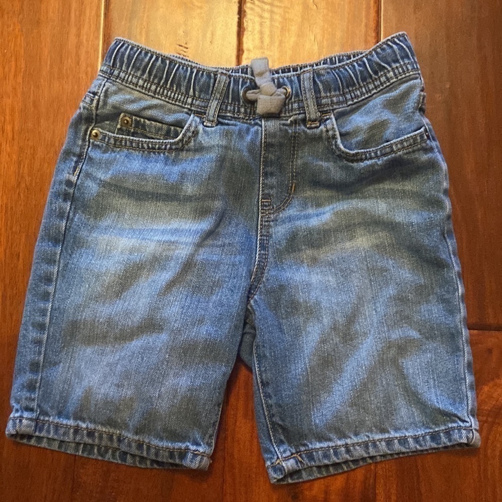 Boys Childrens Place Jean Shorts in Size 6 [EXCELLENT]